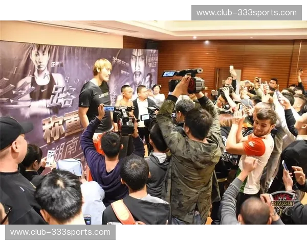 巨兽与战神的终极博弈：当2米18的崔洪万遇见中国“铁拳”周志鹏